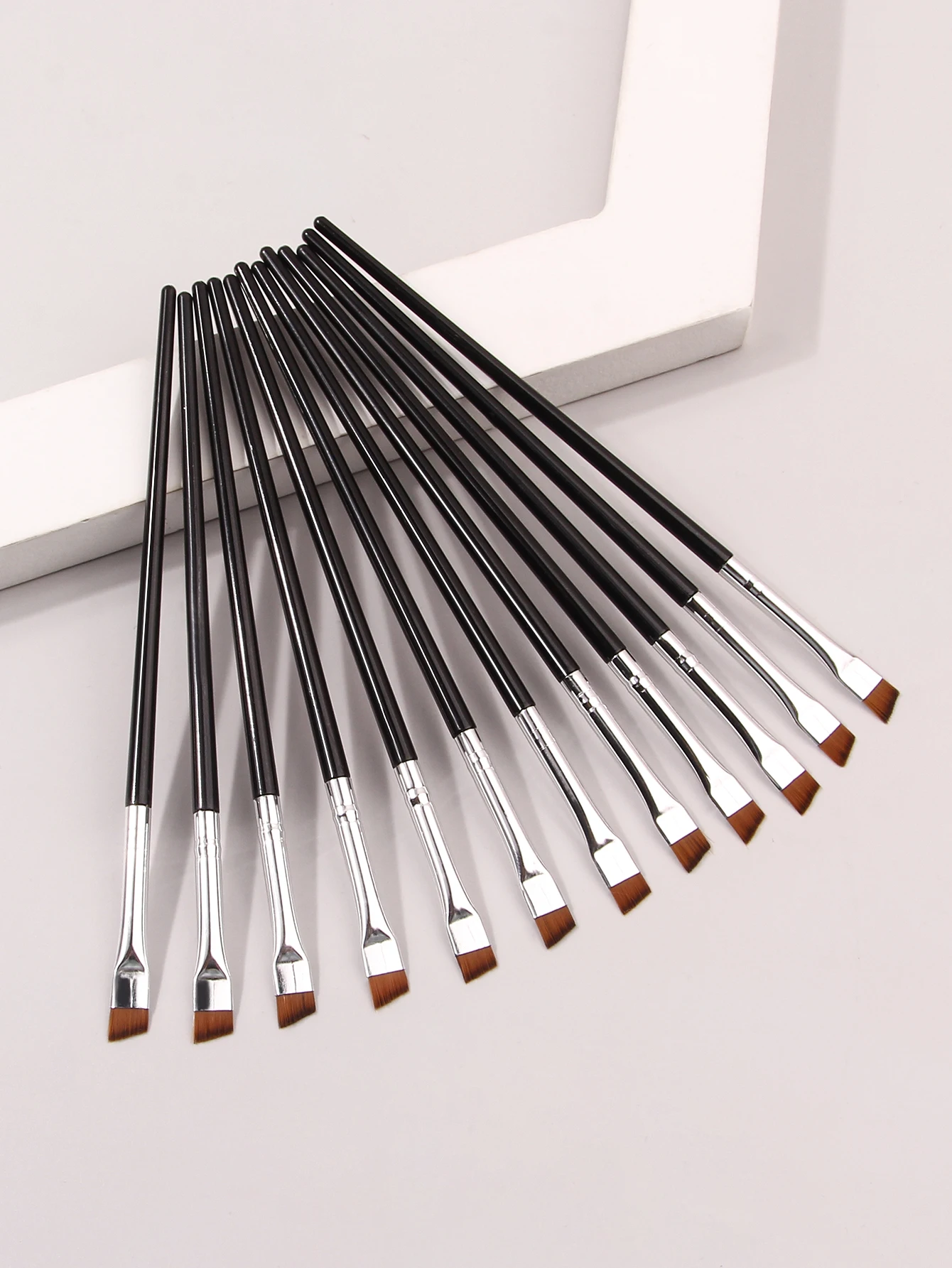 12pcs ultra-fine blade eyeliner brush Super soft makeup brush Portable eyebrow brush Multi functional multi-purpose makeup tool - Image 2