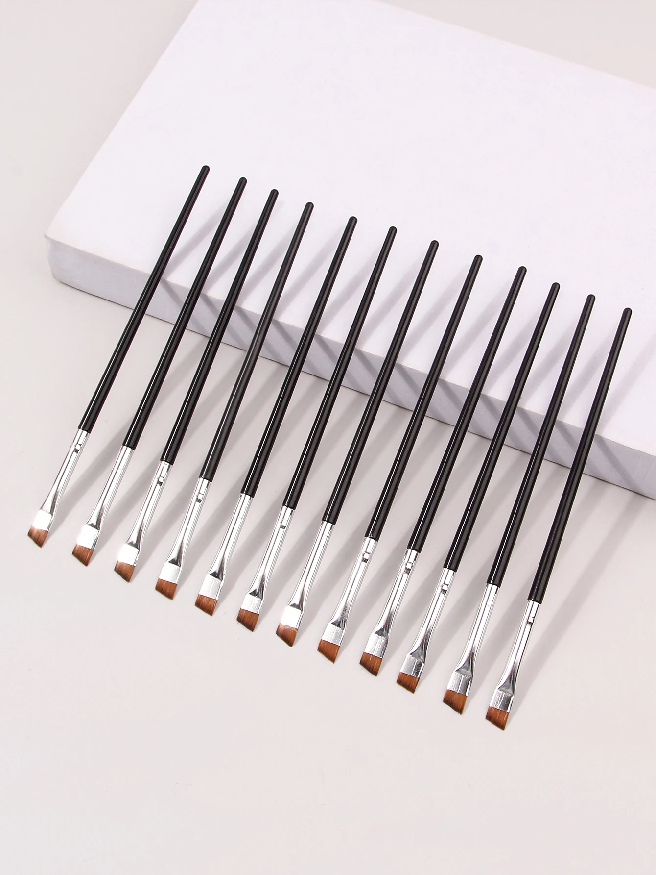12pcs ultra-fine blade eyeliner brush Super soft makeup brush Portable eyebrow brush Multi functional multi-purpose makeup tool - Image 3