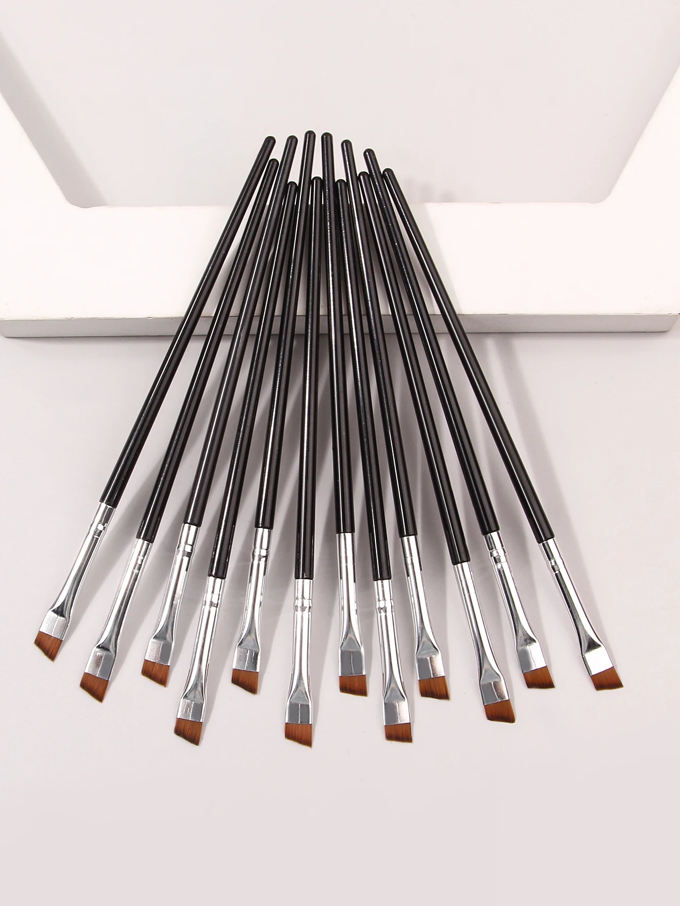 12pcs ultra-fine blade eyeliner brush Super soft makeup brush Portable eyebrow brush Multi functional multi-purpose makeup tool - Image 4